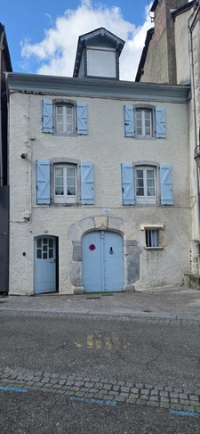 Exclusivité : Appartement atypique T3, 110m², rénovation de qualité, LARUNS (64)