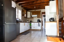 Maison rénovée, 3 chambres, terrain 2000m², 114m², hangar 100m² à MOMAS (64)