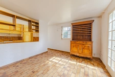 Maison à vendre 5 pièces AIX EN PROVENCE (13) de 150m², terrain de 1630m² piscineable. Garage + espace stationnement. Résidence arborée et sécurisée.