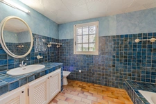 Maison à vendre 5 pièces AIX EN PROVENCE (13) de 150m2, terrain de 1630m2 piscineable. Garage + espace stationnement. Résidence arborée et sécurisée.