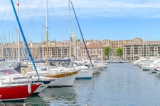 Marseille 1er – Place aux Huiles- Appartement de caractère de 111 m² au cœur du Vieux-Port.