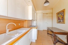 MARSEILLE 8ᵉ – RUE PARADIS | APPARTEMENT DE CARACTÈRE AVEC BALCONS, GARAGE EN OPTION