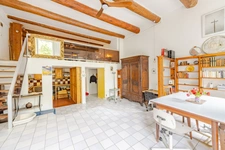 Marseille 1er – Place aux Huiles- Appartement de caractère de 111 m² au cœur du Vieux-Port.