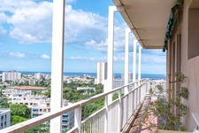 Appartement à vendre 4 pièces, étage élevé, vue exceptionnelle mer & collines & Notre Dame de la Garde, cave, garage, balcon/terrasse