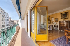 MARSEILLE 8ᵉ – RUE PARADIS | APPARTEMENT DE CARACTÈRE AVEC BALCONS, GARAGE EN OPTION