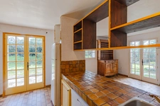 Maison à vendre 5 pièces AIX EN PROVENCE (13) de 150m2, terrain de 1630m2 piscineable. Garage + espace stationnement. Résidence arborée et sécurisée.