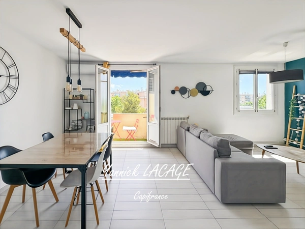 MARSEILLE 10ᵉ – Grand T3 traversant avec balcon, cave et potentiel T4 dans résidence sécurisée