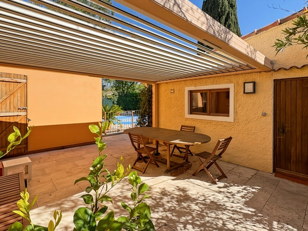 Propriété provençale de caractère avec piscine, dépendance et prestations haut de gamme  Marseille 13e – Château-Gombert