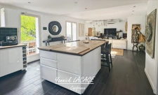 Charming property with swimming pool and outbuilding – 156 m² – Landscaped grounds 1,200 m² – Saint-Zacharie