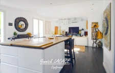 Charming property with swimming pool and outbuilding – 156 m² – Landscaped grounds 1,200 m² – Saint-Zacharie