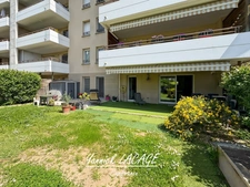 3-room apartment on the ground floor with 108 m² of outdoor space, south-west facing, parking and secure residence, Marseille 13th arrondissement (13)