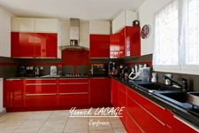 Recent 89m2 family house with all mod cons in Saint-Mitre (13013), with garden, garage, above-ground pool and modern amenities, close to schools and transport!