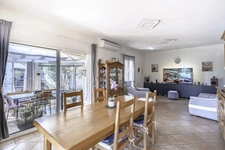 13012 Marseille – A corner of paradise in the heart of the city. Provençal house with swimming pool and veranda. 