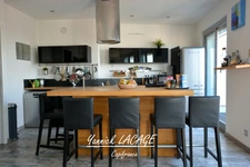 T3 apartment with superb sea view terrace and Notre Dame de la GARDE