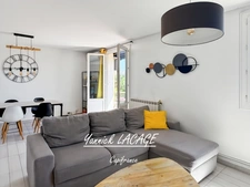 MARSEILLE 10th – Spacious 2-bedroom apartment with balcony, cellar, and potential for a 3-bedroom apartment in a secure residence