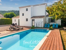 Charming property with swimming pool and outbuilding – 156 m² – Landscaped grounds 1,200 m² – Saint-Zacharie