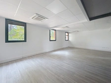 A LOUER LES PENNES-MIRABEAU – LOCAUX MÉDICAUX / PARAMÉDICAUX & BUREAUX – 15 À 150 M² – PARKING – FIBRE