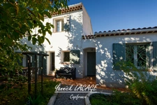 Charming property with swimming pool and outbuilding – 156 m² – Landscaped grounds 1,200 m² – Saint-Zacharie