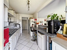 3-room apartment on the ground floor with 108 m² of outdoor space, south-west facing, parking and secure residence, Marseille 13th arrondissement (13)