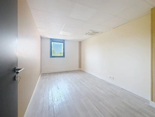 A LOUER LES PENNES-MIRABEAU – LOCAUX MÉDICAUX / PARAMÉDICAUX & BUREAUX – 15 À 150 M² – PARKING – FIBRE
