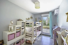 👉 “Comme une maison en ville : T3 avec 100 m² d’extérieur dans résidence récente et sécurisée  marseille 10ème