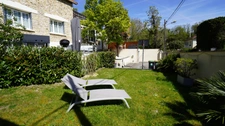 COUP DE CŒUR ASSURÉ pour cette magnifique maison en pierre des années 1930, entièrement rénovée, alliant cachet de l’ancien, volumes exceptionnels et confort moderne, au cœur d’un environnement calme 