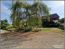 SAINT GEORGES SUR BAULCHE (89) Ensemble immobilier longère de 2 habitations communicantes, 5 chambres, 1 salle de réception, cuisine équipée, salon, 1 salle de bain, 2 salle d'eau