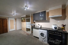 Maison 4 pièces, Plein Pied, 2 chambres, cuisine équipée américaine, dépendances, comble aménageable QUINCEROT (89)