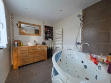 Maison à vendre 5 pièces CHAMPLOST (89), 3 chambres, jardin 880 M2, Charpente d'exception, DPE C
