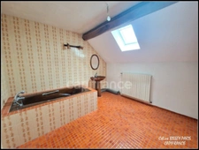 Maison  6 pièces, 6 Chambres, salon/salle à manger 72m2, 2 salles de bains, terrain 1247 M2 MALAY LE GRAND (89)
