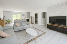 🌳 Grande maison familiale de 222 m² – 6 chambres – Terrain de 3 927 m² à seulement 6 km de Sens