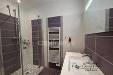 Maison 4 pièces, Plein Pied, 2 chambres, cuisine équipée américaine, dépendances, comble aménageable QUINCEROT (89)