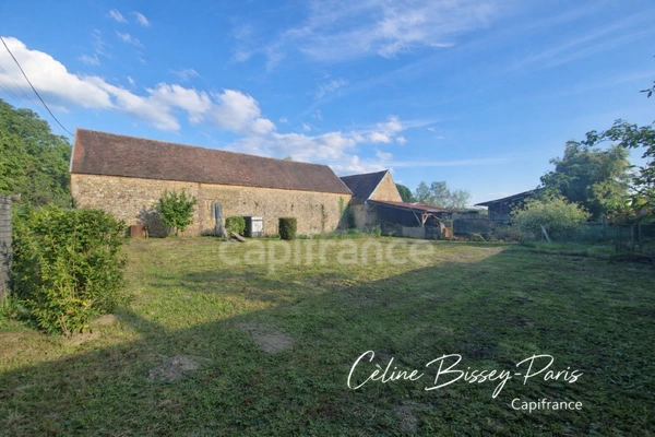 Ferme 4 pièces VILLECHETIVE (89), Plein pied, 2 chambres, cour, jardin, nombreuses dépendances, garage 2 voitures, Comble aménageable