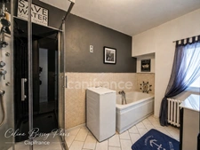 Maison à vendre 6 pièces 140 M2 VILLENEUVE LA GUYARD (89), BEAU VOLUME, cour et jardin 1200M2