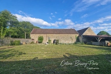 Ferme 4 pièces VILLECHETIVE (89), Plein pied, 2 chambres, cour, jardin, nombreuses dépendances, garage 2 voitures, Comble aménageable
