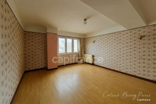 Maison ancienne de 157 m² – Cachet, volumes et énorme potentiel à rénover, 3 chambres, Hangard 137M2, Garage 137M2
