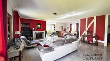 Maison  familiale de 145 m² sur un terrain paysager de 1920 m²