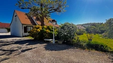 Maison  familiale de 145 m² sur un terrain paysager de 1920 m²