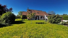 Maison  familiale de 145 m² sur un terrain paysager de 1920 m²