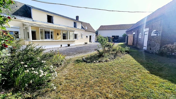 A vendre à LEVERGIE (02420) , Longère habitable de plain pied, avec Hangar, Garage et Dépendances