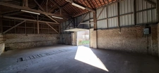 A vendre à LEVERGIE (02420) , Longère habitable de plain pied, avec Hangar, Garage et Dépendances