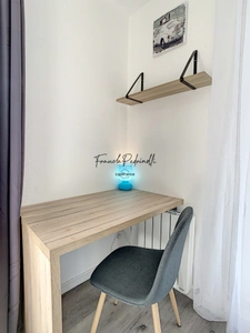 Dpt Rhône (69), à louer LYON 8EME ARRONDISSEMENT T1 18.15  m2 tram T2 et T4   