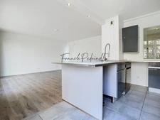 Beau T3 72 m²  VILLEURBANNE (69) CHARPENNES – Place Charles Hernu avec terrasse 75 m²