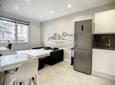 SPACIEUX T1 MEUBLE 28.05 m² avec espace nuit ( lit double 160 cm avec dressing)