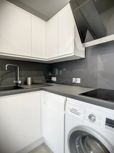 SPACIEUX T1 MEUBLE 28.05 m² avec espace nuit ( lit double 160 cm avec dressing)
