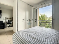 Dpt Gironde (33), for rent 30 km from BORDEAUX - FURNISHED T2 with parking - Top floor, quiet, open view