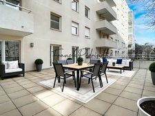 Appartement à vendre 3 pièces 72 m²  VILLEURBANNE (69) CHARPENNES – Place Charles Hernu avec terrasse exceptionnelle de 75 m²