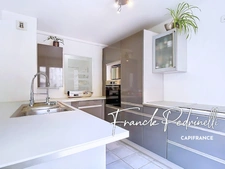 Appartement à vendre 3 pièces 72 m²  VILLEURBANNE (69) CHARPENNES – Place Charles Hernu avec terrasse exceptionnelle de 75 m²