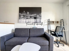 Dpt Gironde (33), for rent 30 km from BORDEAUX - FURNISHED T2 with parking - Top floor, quiet, open view