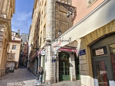 Dpt Rhône (69), Magnifique T2  VIEUX LYON 45m² Meublé  Rue Lainerie